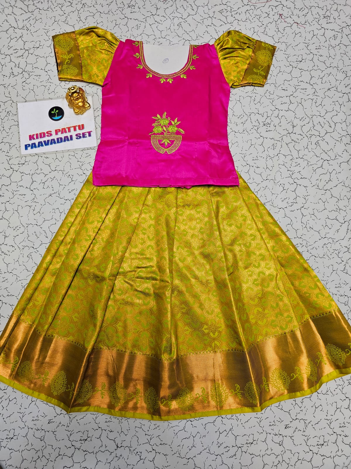 Pink semi silk top with green bridal silk zari skirt – Kids Pattu Pavadai Set – Sri Thulir Tex