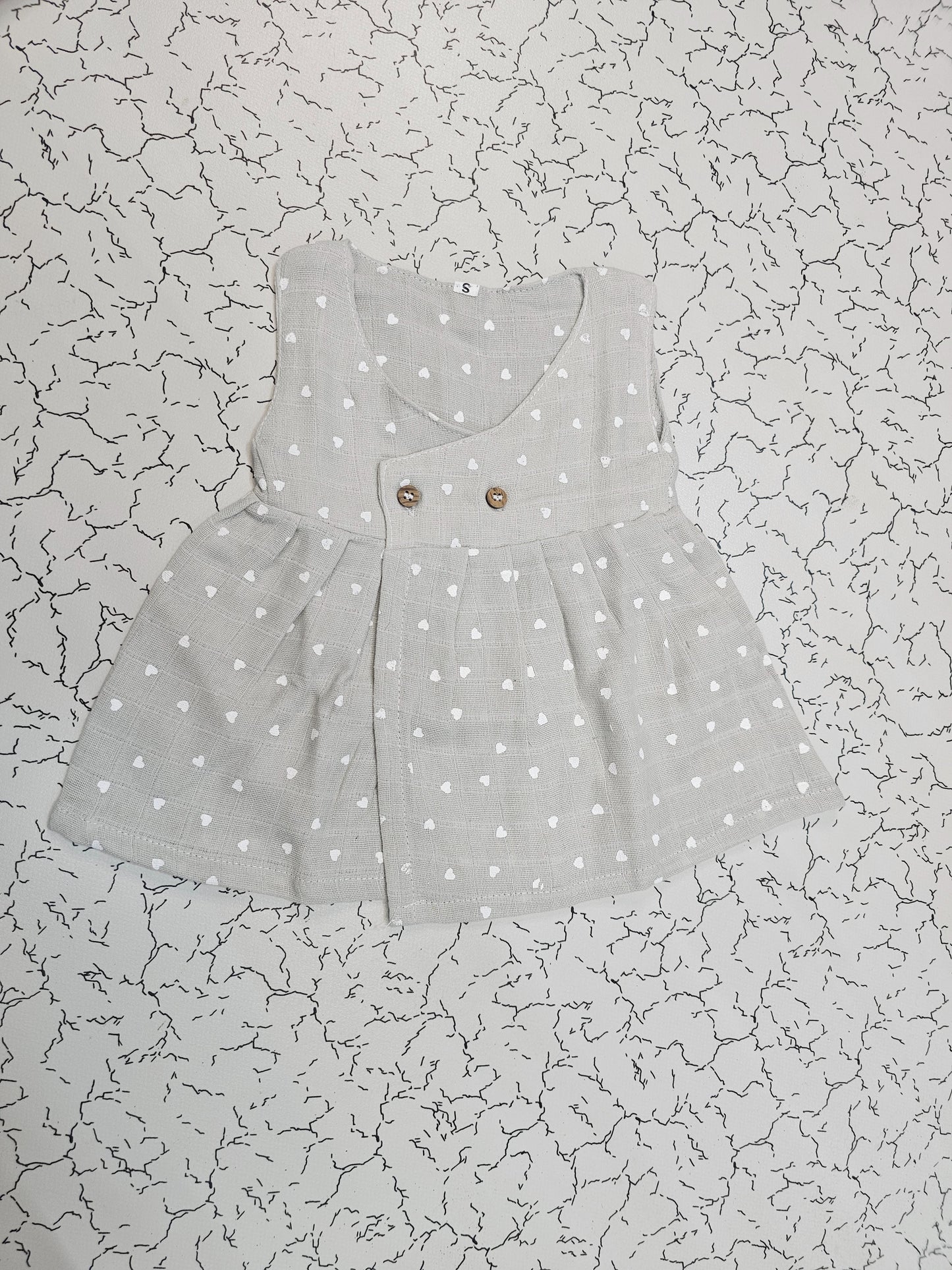 Grey muslin jabla baby frock with white heart prints and front buttons – Sri Thulir Tex