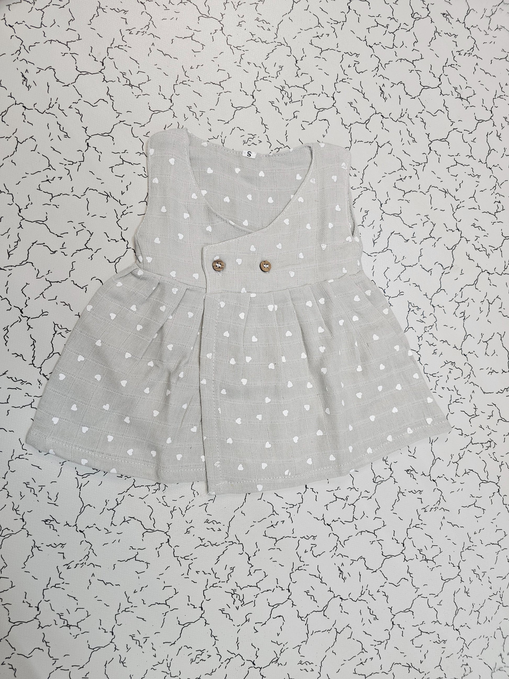 Grey muslin jabla baby frock with white heart prints and front buttons – Sri Thulir Tex