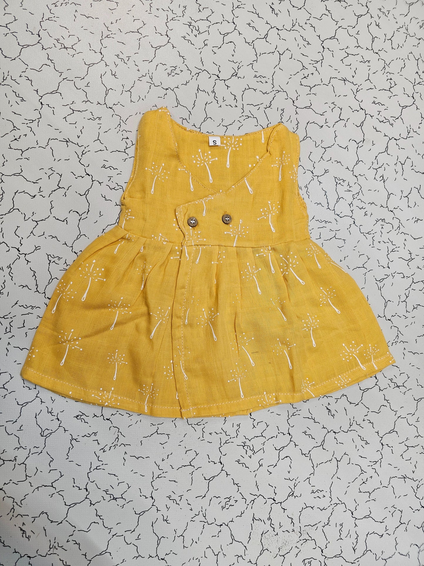 Yellow muslin jabla frock with white print and front buttons for newborns – Sri Thulir Tex