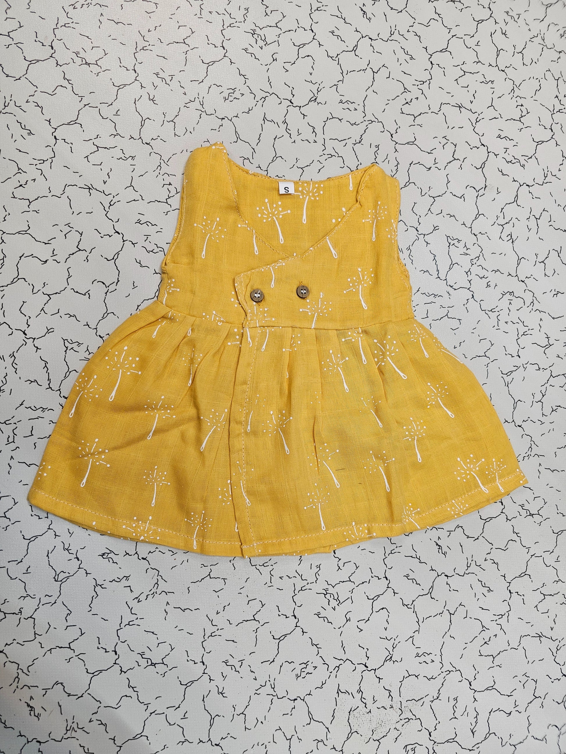 Yellow muslin jabla frock with white print and front buttons for newborns – Sri Thulir Tex