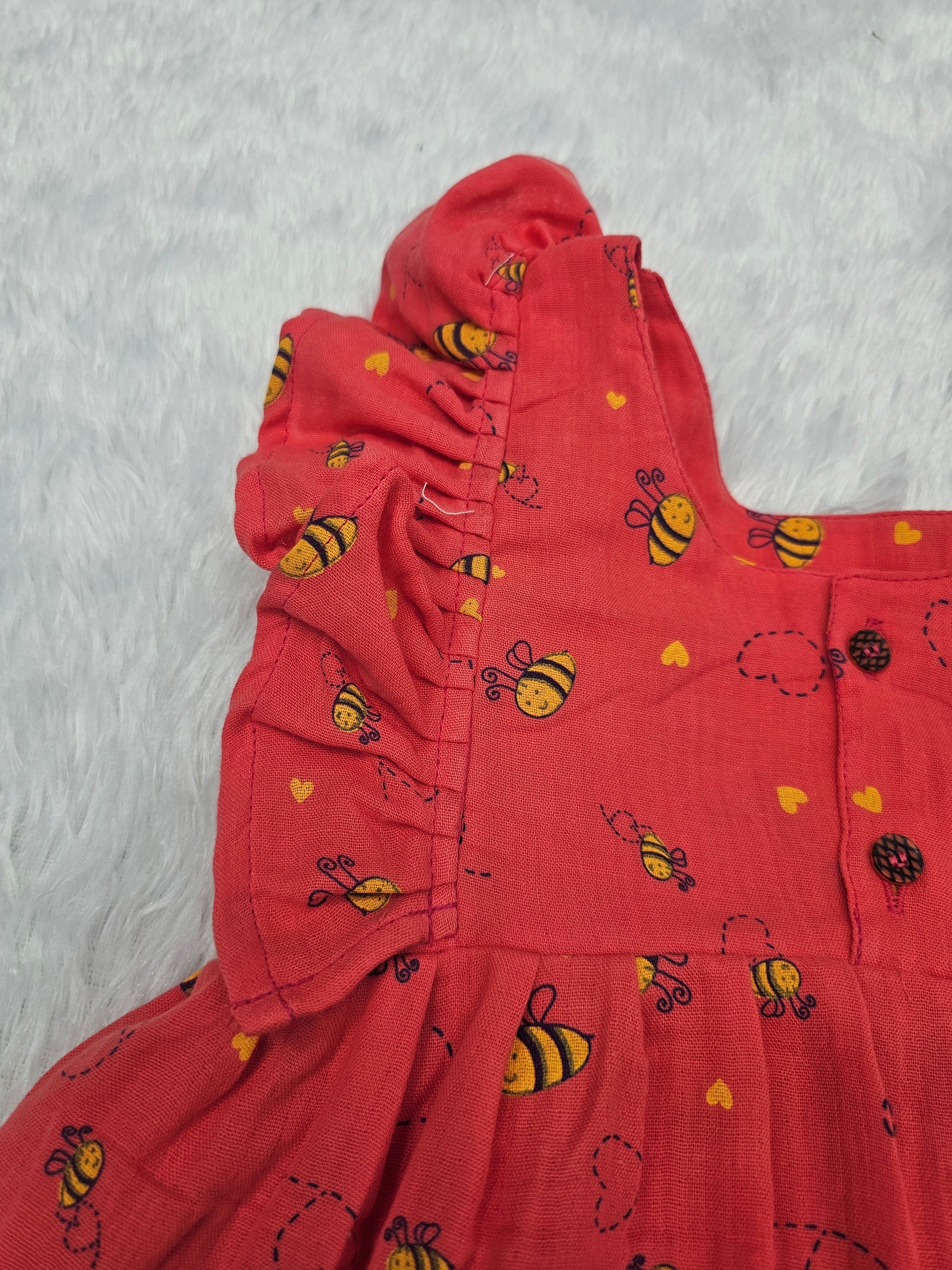 Red muslin baby jabla frock with bee print and butterfly sleeves front open design – Sri Thulir Tex